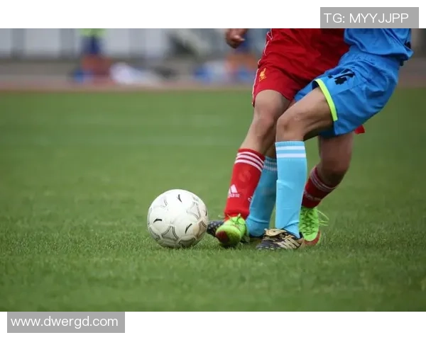 卡通足球明星们欢聚一堂同场竞技,畅谈足球梦想与未来挑战 卡通足球明星们欢聚一堂同场竞技,畅谈足球梦想与未来挑战