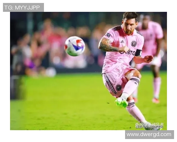 球星挑战极限:模仿经典足球射门瞬间,重现足坛传奇技巧 球星挑战极限:模仿经典足球射门瞬间,重现足坛传奇技巧