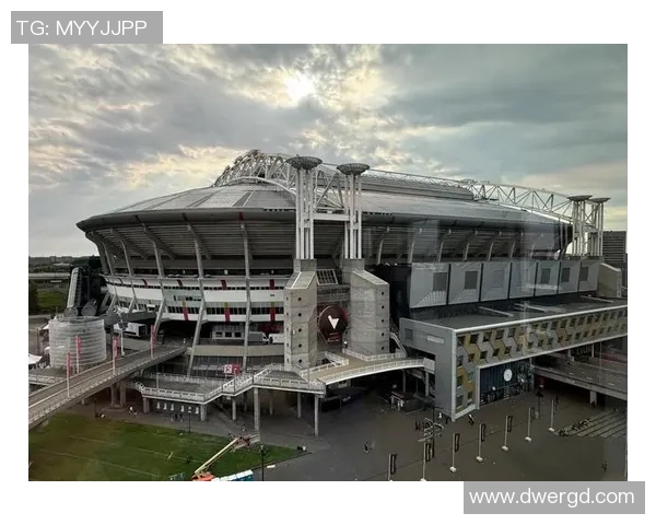 足球星空璀璨梦想启航从球场到星空的传奇之旅 足球星空璀璨梦想启航从球场到星空的传奇之旅