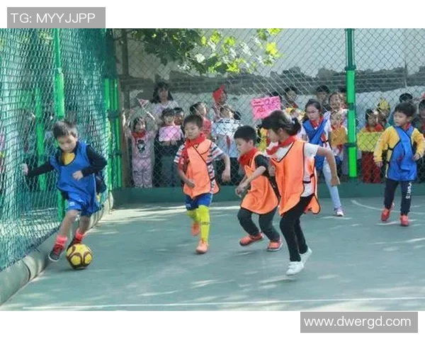 足球球星玩具球场打造梦想竞技世界 带你体验极致激情与乐趣 足球球星玩具球场打造梦想竞技世界 带你体验极致激情与乐趣