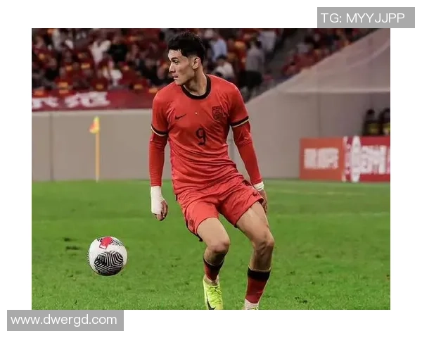 赵旭日:中国足球中场新星崭露头角,带领球队突破重围 赵旭日:中国足球中场新星崭露头角,带领球队突破重围